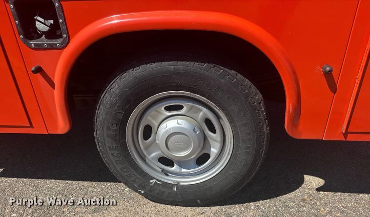 image for item ER2429 2011 Ford F250 Super Duty Crew Cab utility bed pickup truck