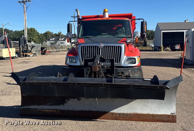 image for item ER2430 2007 International 7400 dump truck
