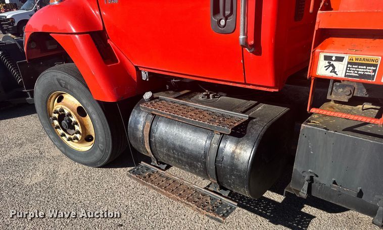 image for item ER2430 2007 International 7400 dump truck