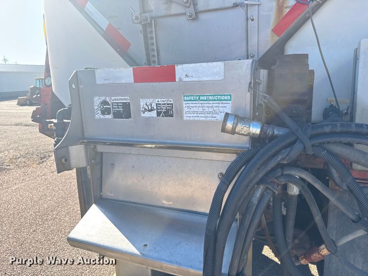 image for item ER2430 2007 International 7400 dump truck