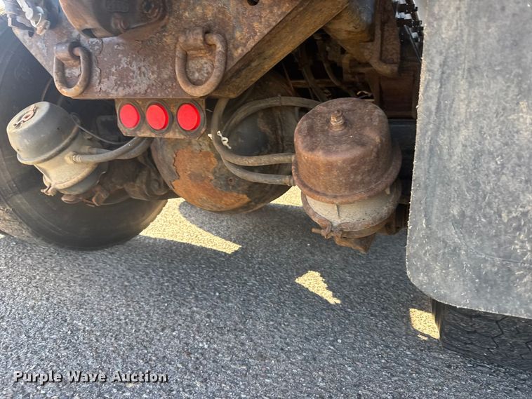 image for item ER2430 2007 International 7400 dump truck