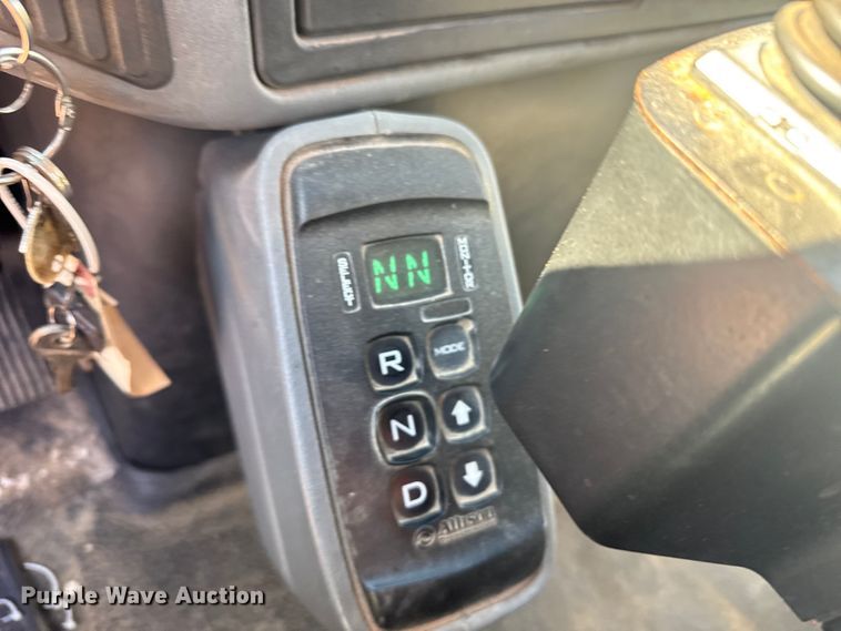 image for item ER2430 2007 International 7400 dump truck