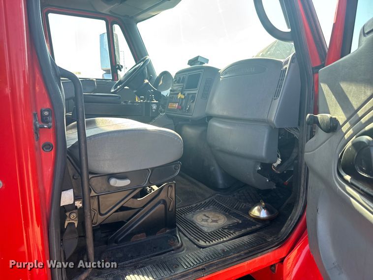 image for item ER2430 2007 International 7400 dump truck