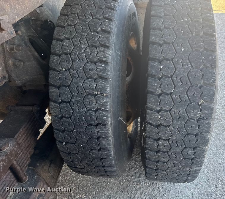 image for item ER2430 2007 International 7400 dump truck