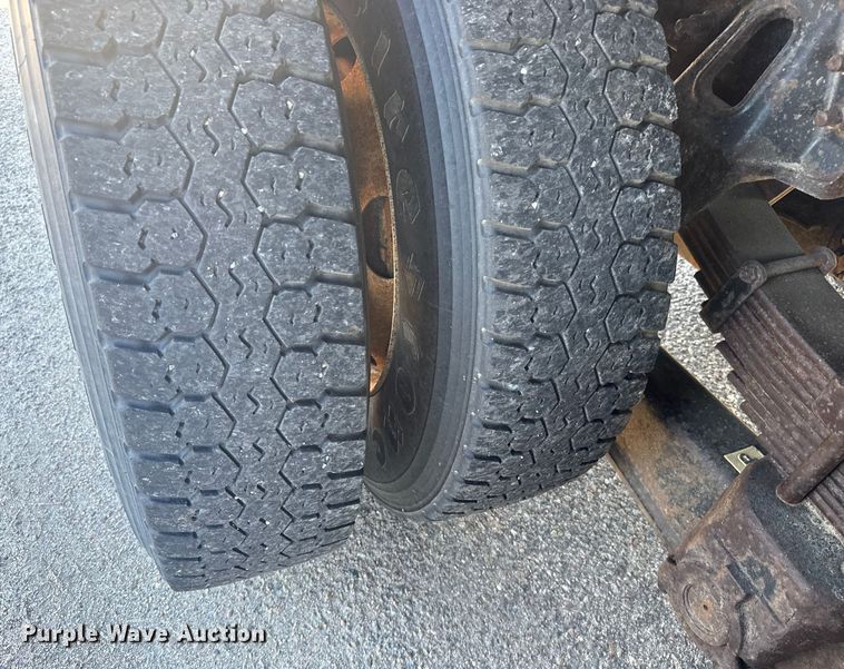 image for item ER2430 2007 International 7400 dump truck