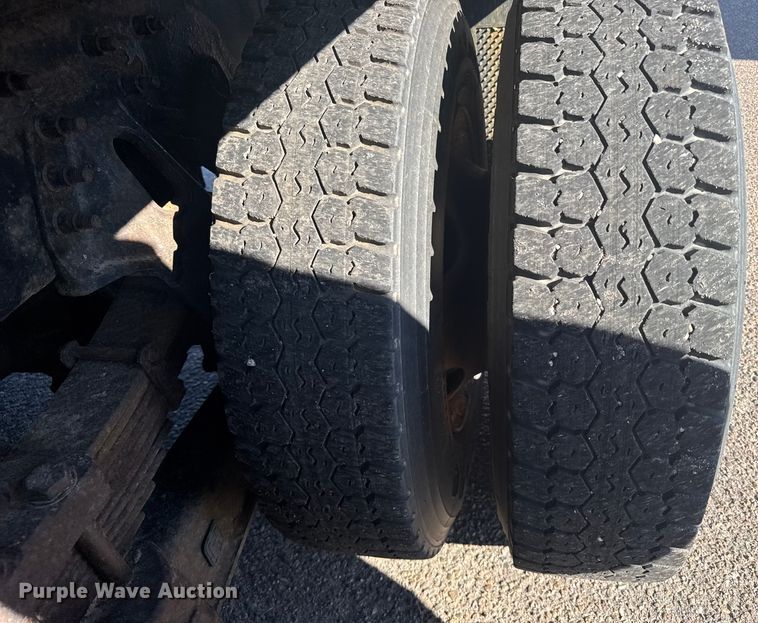 image for item ER2430 2007 International 7400 dump truck