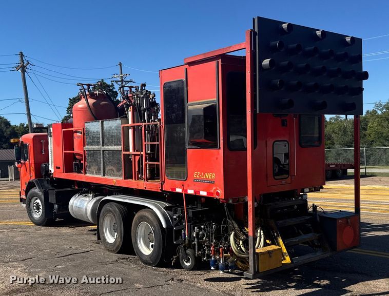 image for item ER2433 2005 Peterbilt 320 paint striper truck