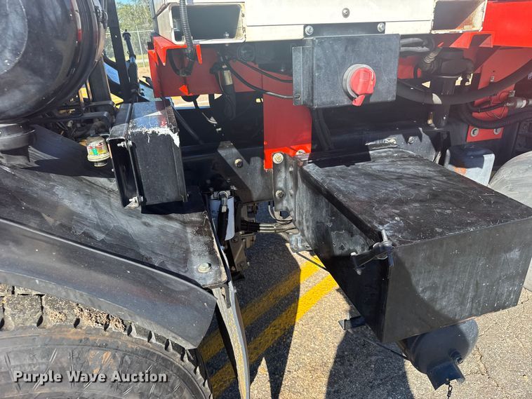 image for item ER2433 2005 Peterbilt 320 paint striper truck