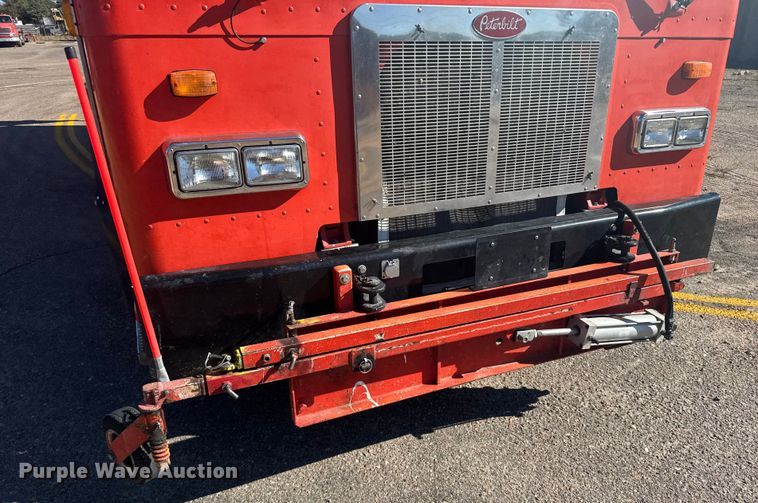 image for item ER2433 2005 Peterbilt 320 paint striper truck