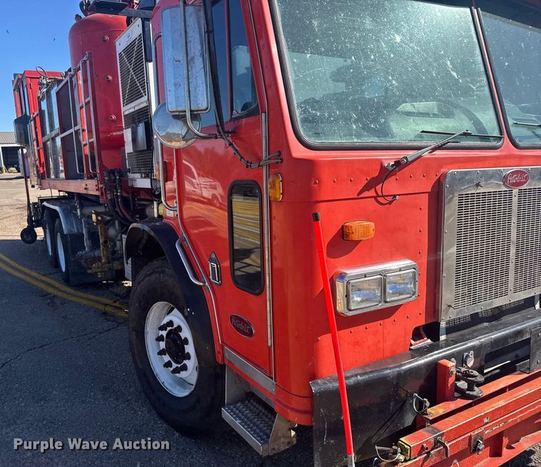 image for item ER2433 2005 Peterbilt 320 paint striper truck