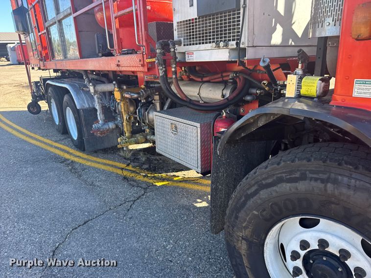 image for item ER2433 2005 Peterbilt 320 paint striper truck