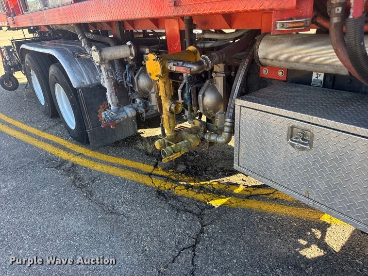 image for item ER2433 2005 Peterbilt 320 paint striper truck