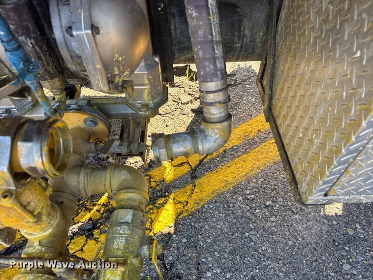 image for item ER2433 2005 Peterbilt 320 paint striper truck