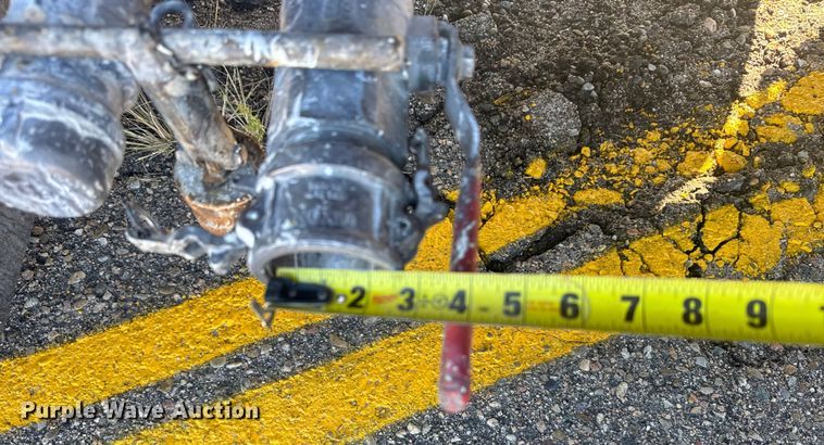 image for item ER2433 2005 Peterbilt 320 paint striper truck