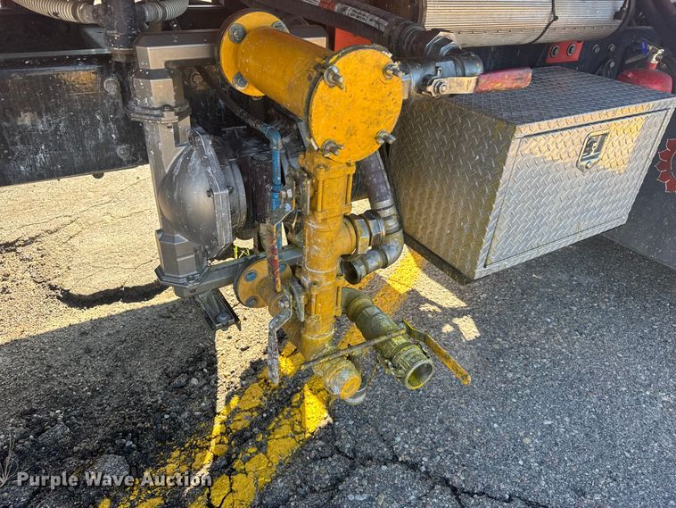 image for item ER2433 2005 Peterbilt 320 paint striper truck