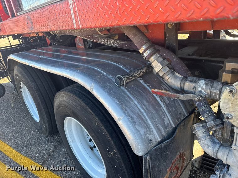 image for item ER2433 2005 Peterbilt 320 paint striper truck