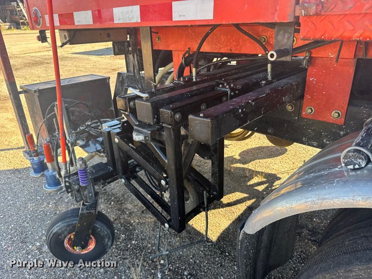 image for item ER2433 2005 Peterbilt 320 paint striper truck