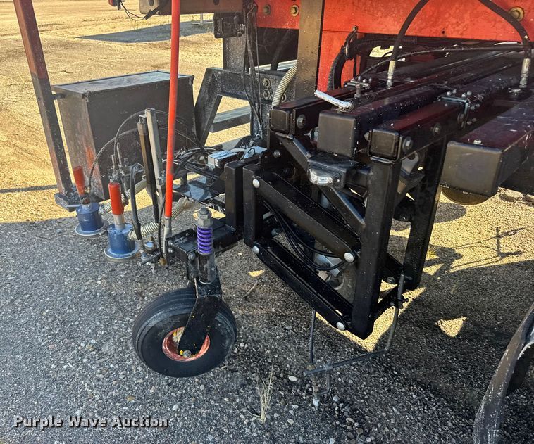 image for item ER2433 2005 Peterbilt 320 paint striper truck