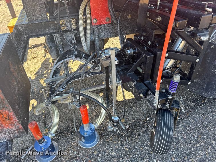 image for item ER2433 2005 Peterbilt 320 paint striper truck