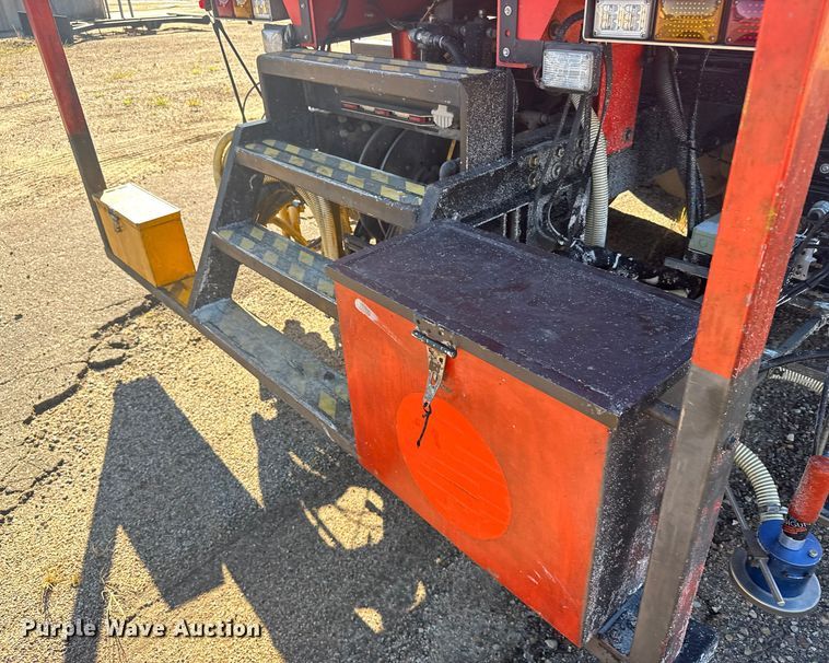 image for item ER2433 2005 Peterbilt 320 paint striper truck