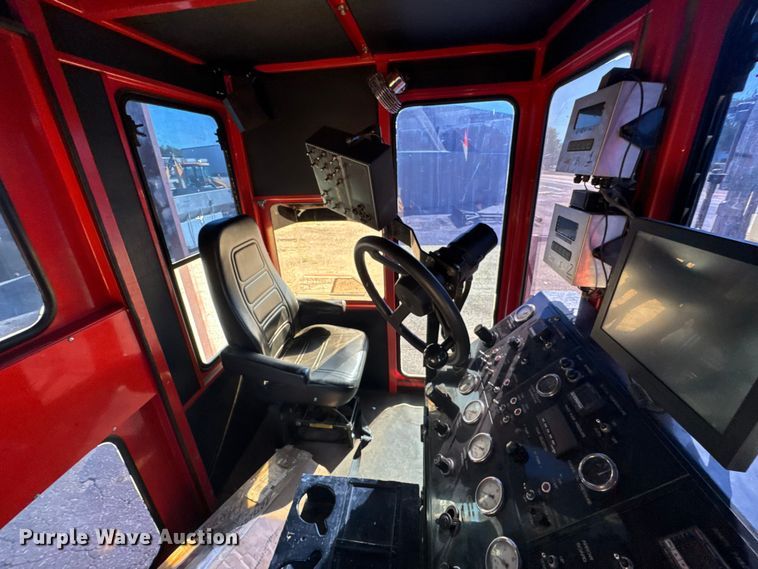 image for item ER2433 2005 Peterbilt 320 paint striper truck