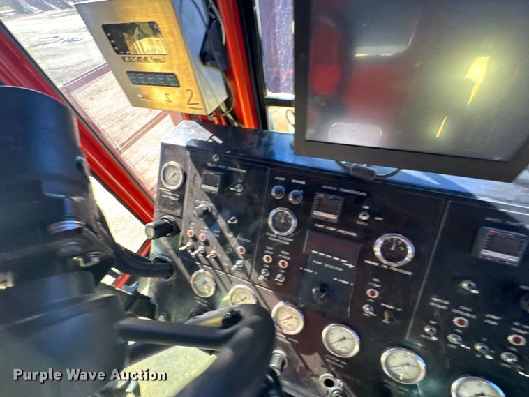 image for item ER2433 2005 Peterbilt 320 paint striper truck