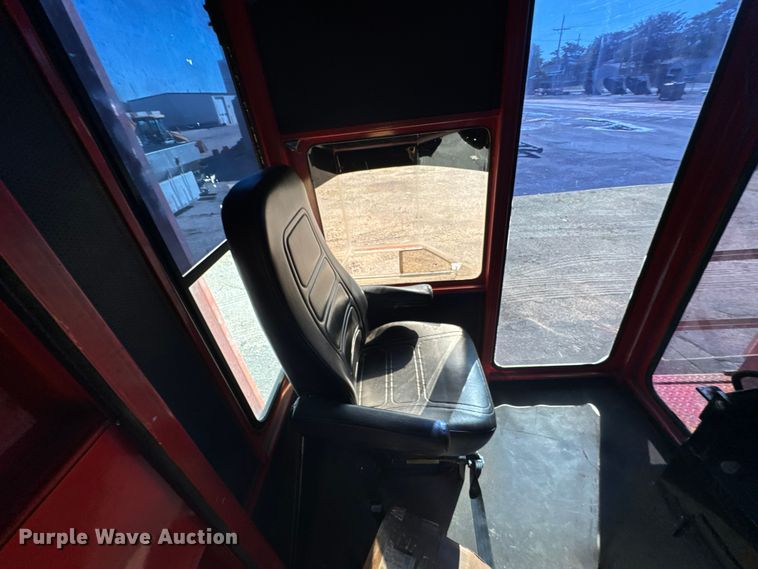 image for item ER2433 2005 Peterbilt 320 paint striper truck