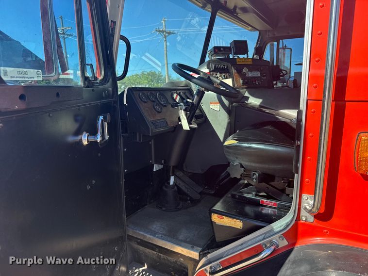 image for item ER2433 2005 Peterbilt 320 paint striper truck