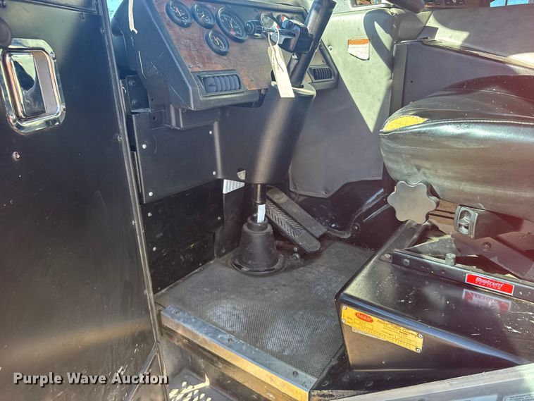 image for item ER2433 2005 Peterbilt 320 paint striper truck