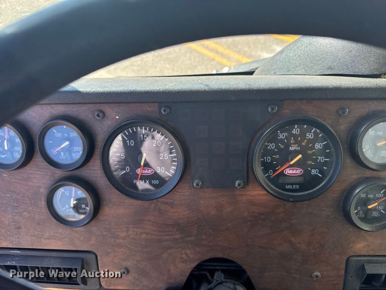 image for item ER2433 2005 Peterbilt 320 paint striper truck