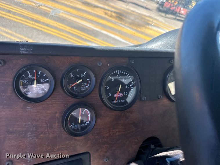 image for item ER2433 2005 Peterbilt 320 paint striper truck