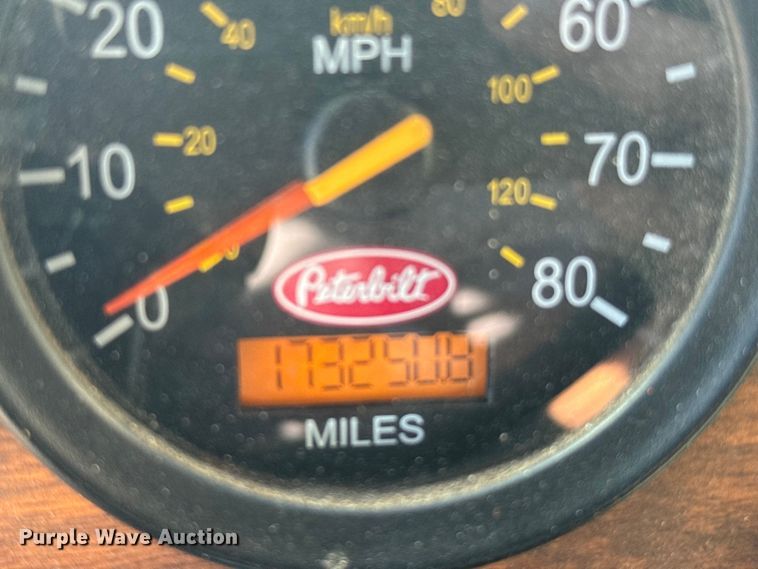 image for item ER2433 2005 Peterbilt 320 paint striper truck