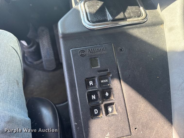 image for item ER2433 2005 Peterbilt 320 paint striper truck