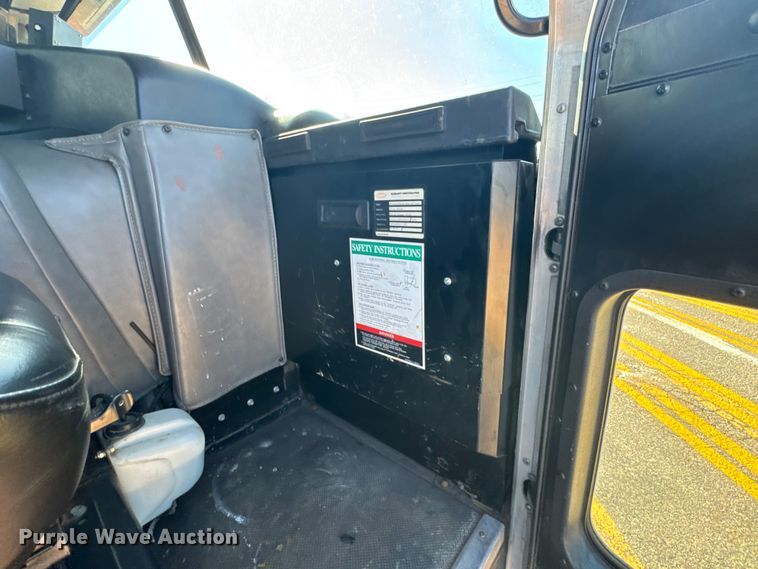 image for item ER2433 2005 Peterbilt 320 paint striper truck