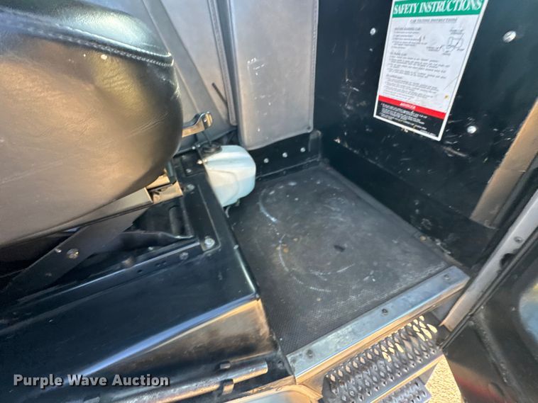 image for item ER2433 2005 Peterbilt 320 paint striper truck