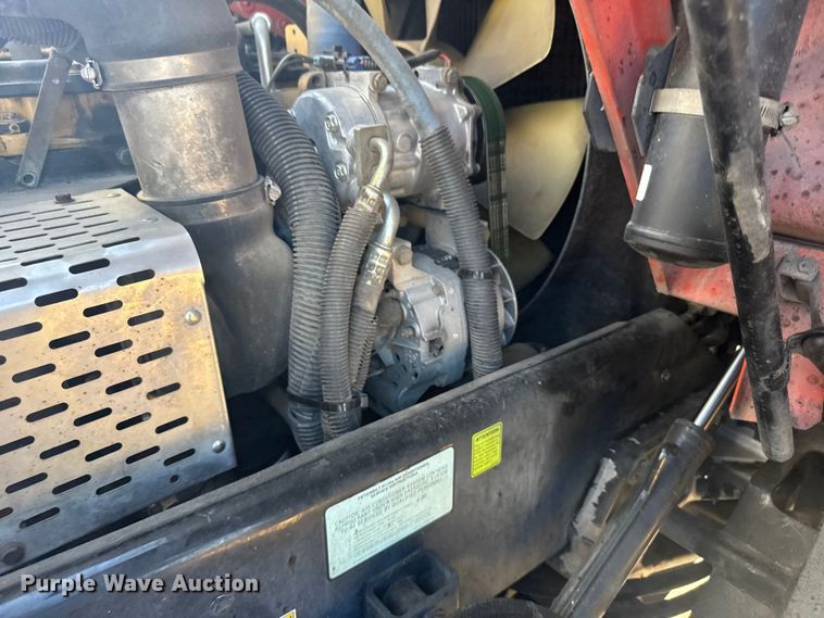 image for item ER2433 2005 Peterbilt 320 paint striper truck