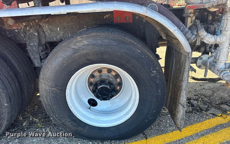 image for item ER2433 2005 Peterbilt 320 paint striper truck