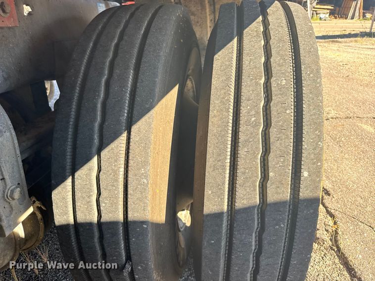 image for item ER2433 2005 Peterbilt 320 paint striper truck