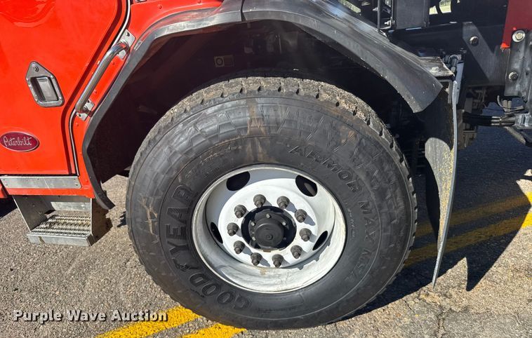 image for item ER2433 2005 Peterbilt 320 paint striper truck