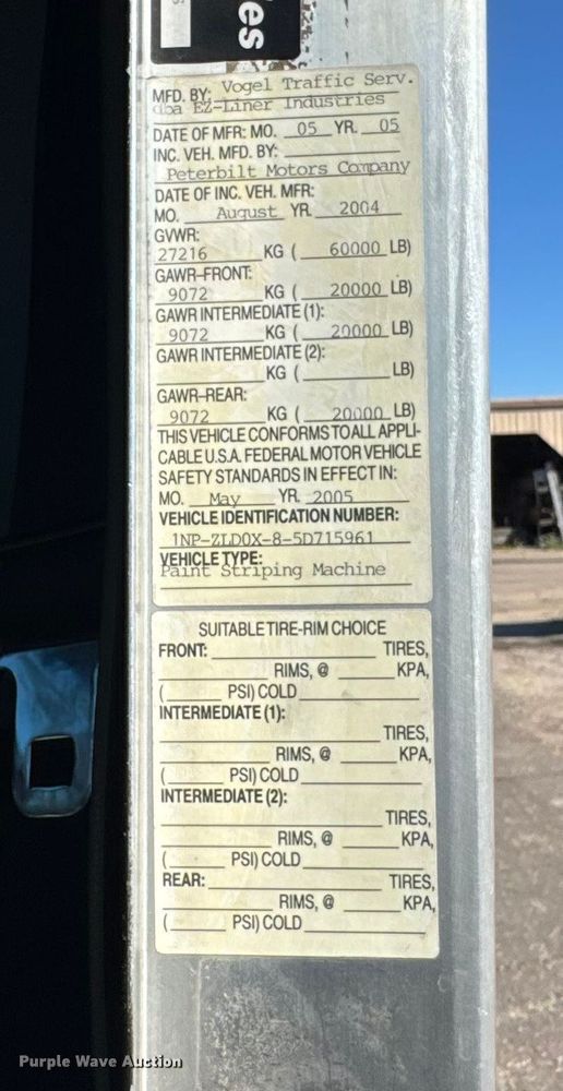 image for item ER2433 2005 Peterbilt 320 paint striper truck