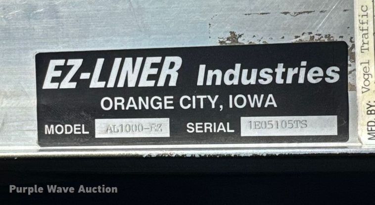 image for item ER2433 2005 Peterbilt 320 paint striper truck