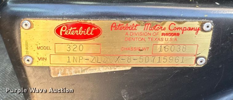 image for item ER2433 2005 Peterbilt 320 paint striper truck