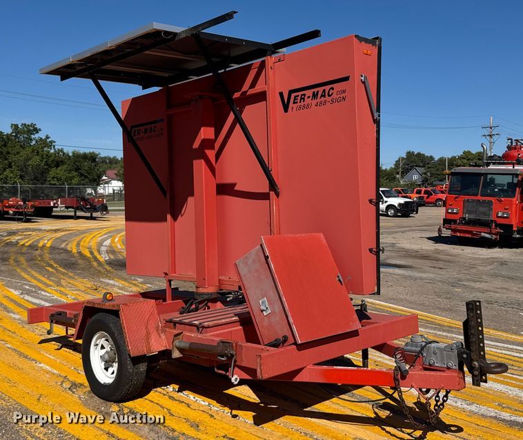 image for item ER2434 2005 Ver-Mac PCMS1210 message board trailer