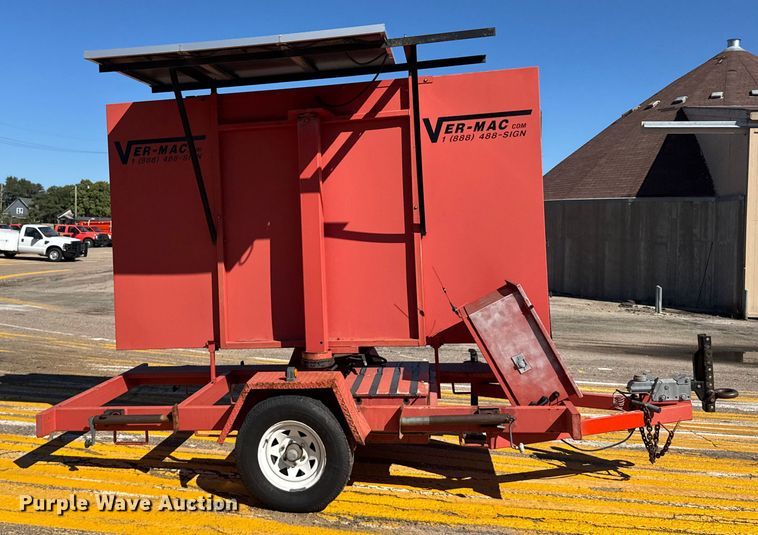 image for item ER2434 2005 Ver-Mac PCMS1210 message board trailer