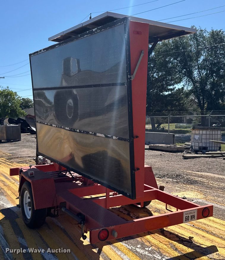 image for item ER2434 2005 Ver-Mac PCMS1210 message board trailer