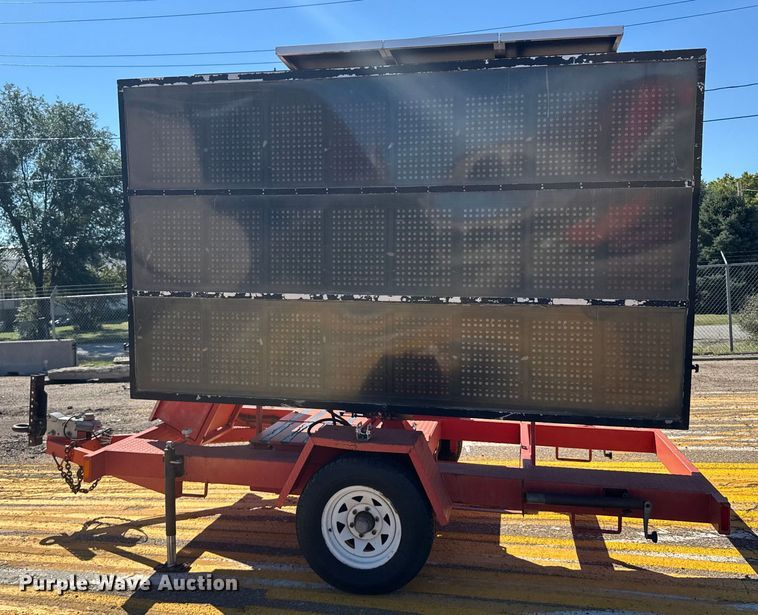 image for item ER2434 2005 Ver-Mac PCMS1210 message board trailer