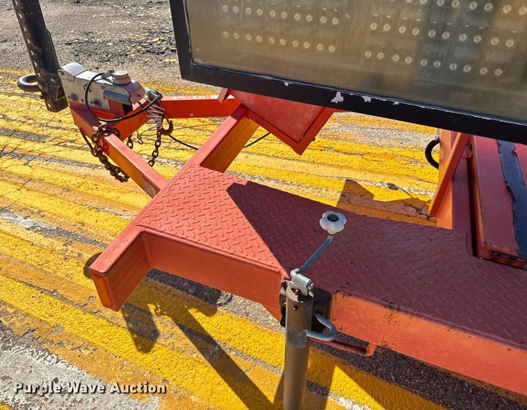 image for item ER2434 2005 Ver-Mac PCMS1210 message board trailer