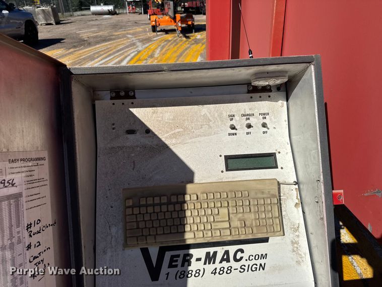 image for item ER2434 2005 Ver-Mac PCMS1210 message board trailer
