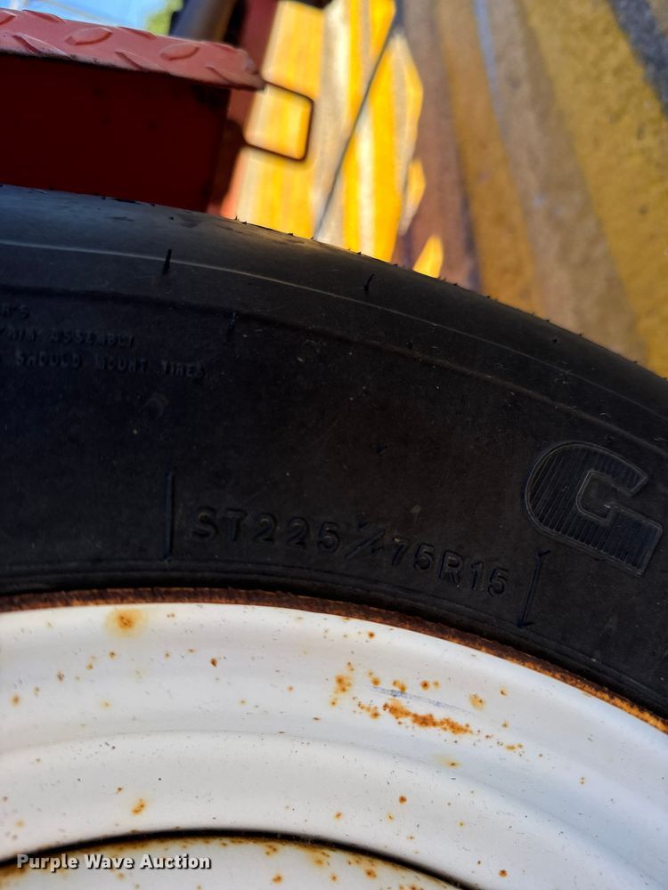 image for item ER2434 2005 Ver-Mac PCMS1210 message board trailer