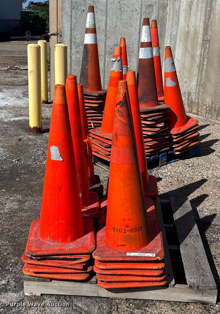 image for item ER2438 Approximately 90 traffic cones